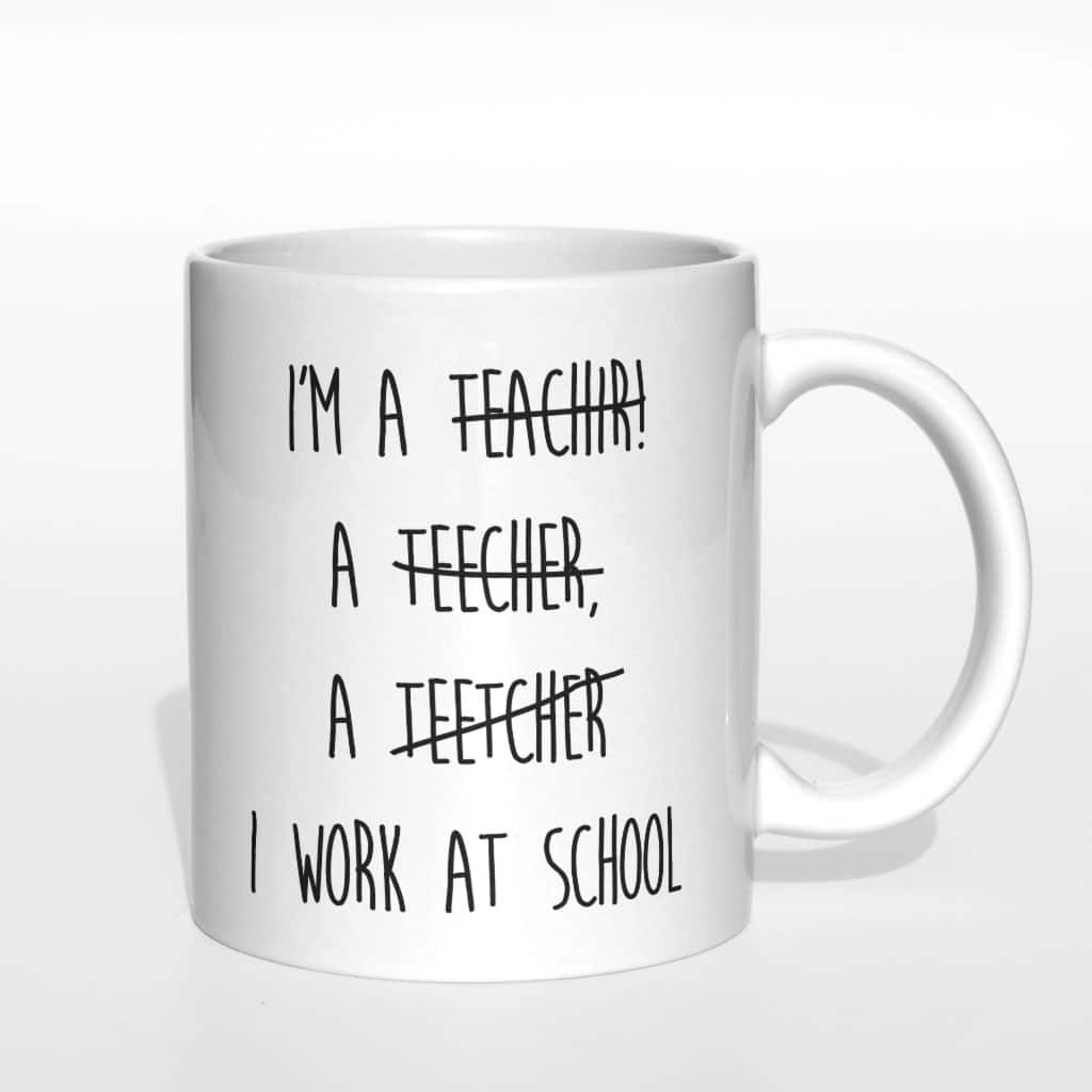 I&#039;m teachir, a teecher, a teetcher. I work at school - zdjęcie 4